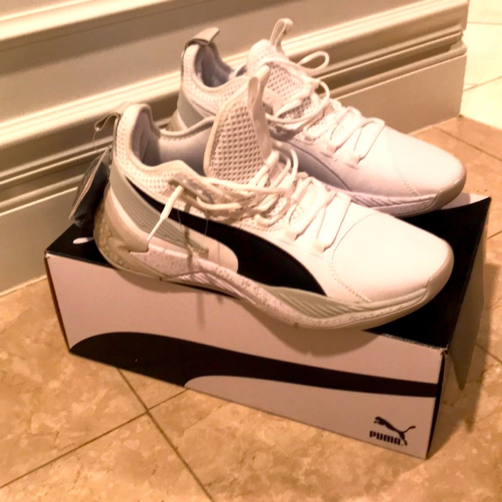 BRAND NEW Men’s PUMA Uproar Core Bball Shoes  9.5